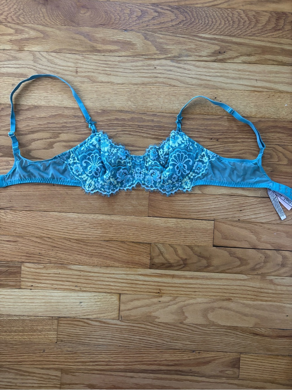 Victoria’s Secret Blue Lace Underwire Bra - Women Intimates